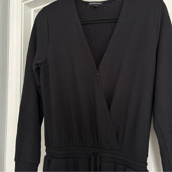 Beyond Yoga Cozy Fleece Jogger Black Jumpsuit with Criss Cross Opening L… - Picture 5 of 8